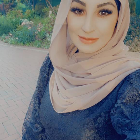 Meet your Posher, Amina - Picture 1 of 1